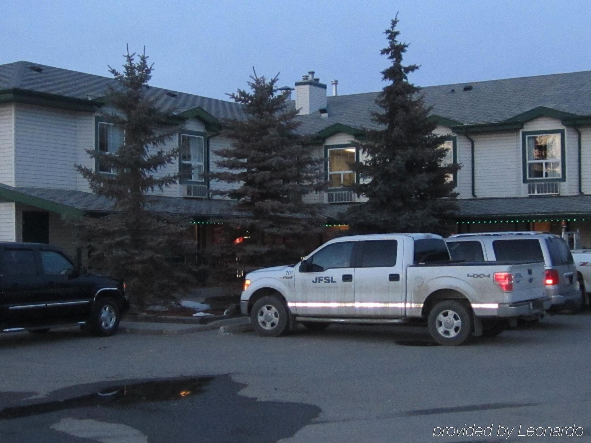 Econo Lodge Okotoks Exterior photo